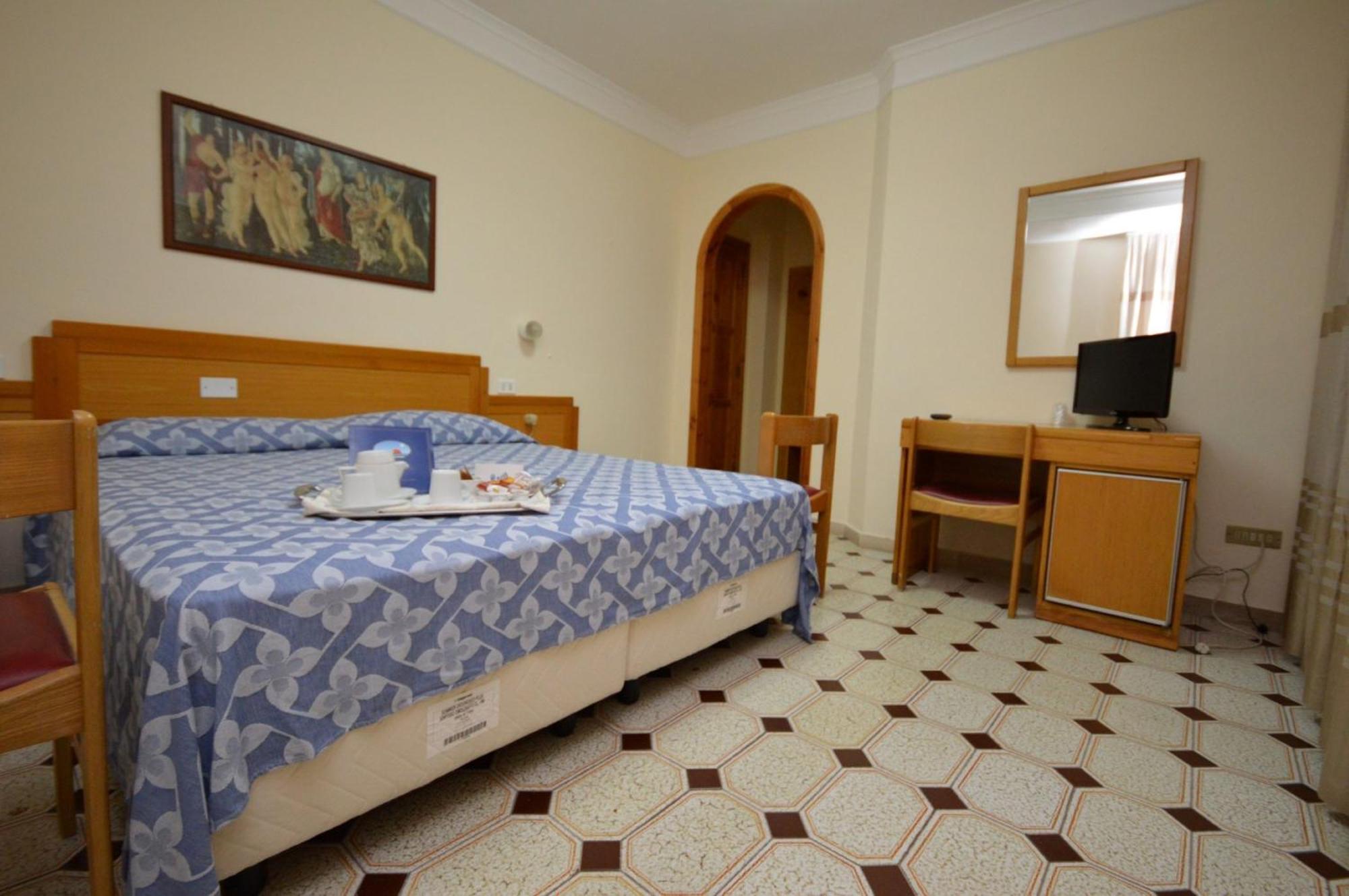 Hotel Residence Il Gabbiano Cirò Marina Habitación foto